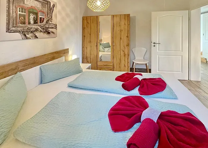 Luftschloss Baum 6 Apartment