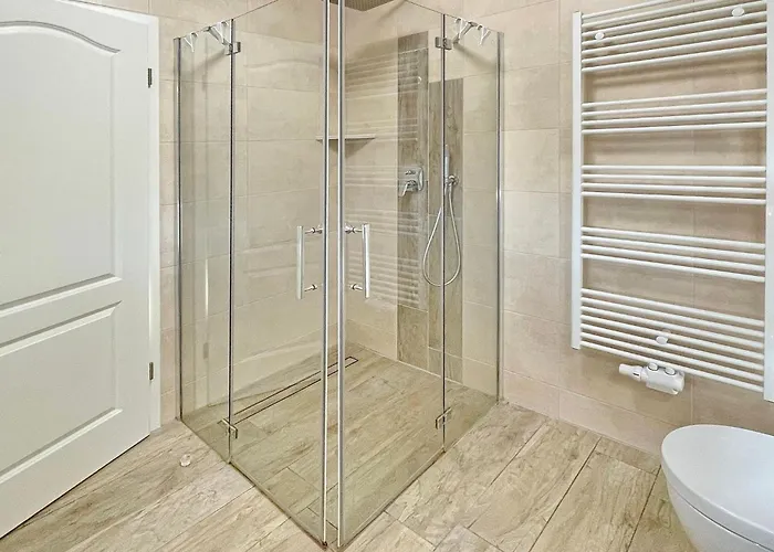 Luftschloss Baum 6 Apartment *