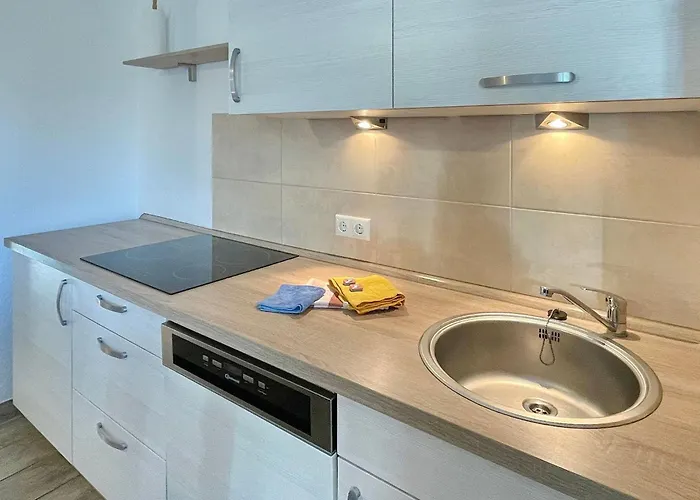 Apartment Luftschloss Baum 6 *